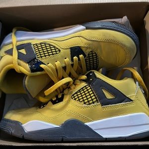 Jordan 4 Lightning